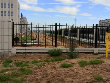 鋅鋼護(hù)欄和鋁合金護(hù)欄哪個(gè)好